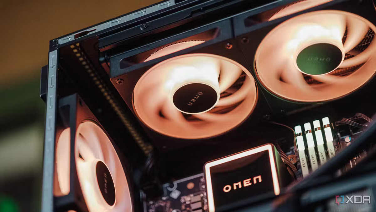 Khi hoạt động với công suất cao, máy phát ra tiếng ồn thấp hơn cả âm thanh từ một chiếc quạt thông thường