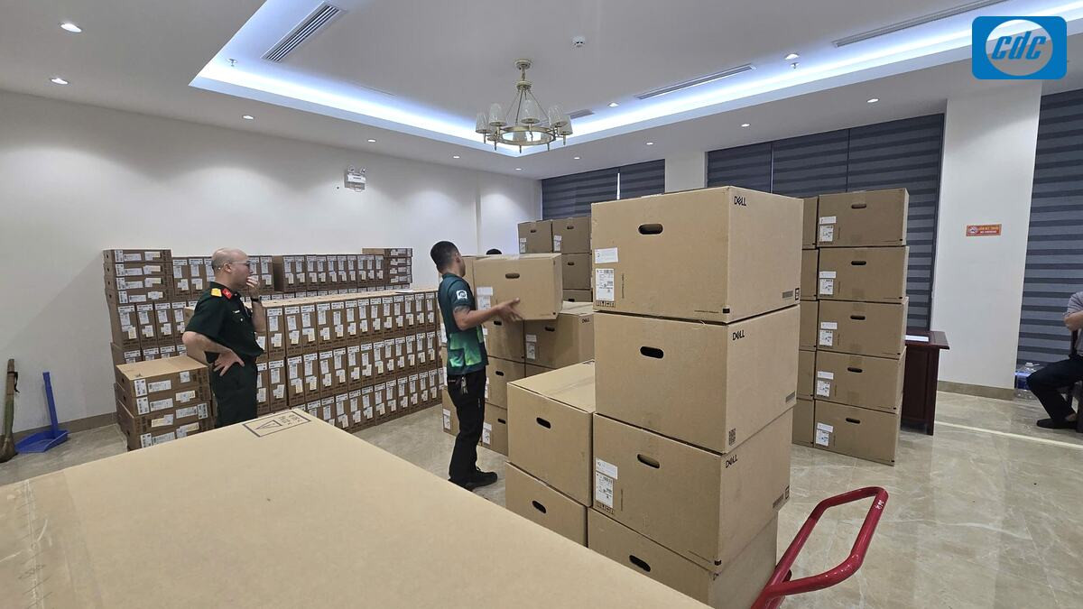 Lô thiết bị Dell được tập kết và kiểm đếm tại điểm tiếp nhận