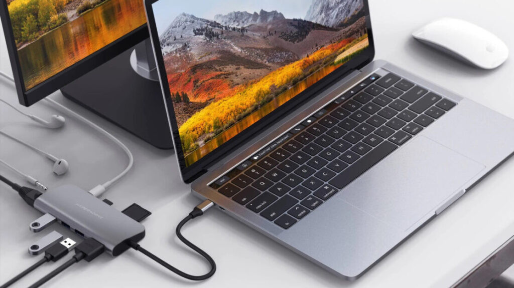 Để pin ở mức 40–50% và bảo quản nơi khô ráo, thoáng mát khi không dùng laptop thường xuyên