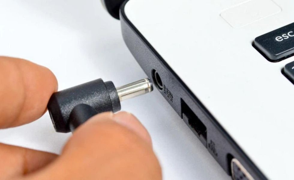 Mức pin lý tưởng để sạc là khi còn 20–30%, và nên ngắt khi đạt khoảng 80–90%