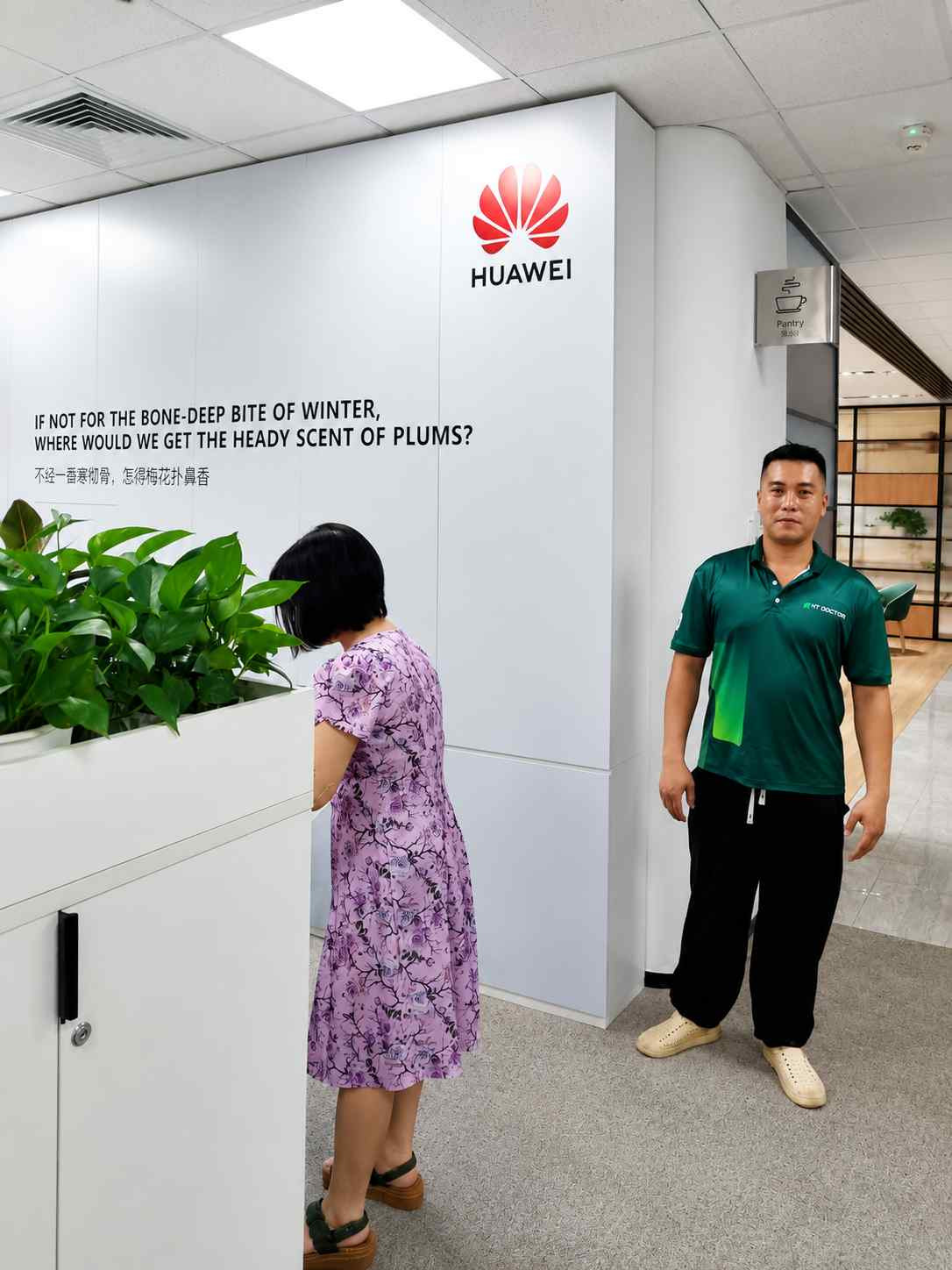 Quy trình bàn giao laptop doanh nghiệp số lượng lớn cho Huawei Việt Nam