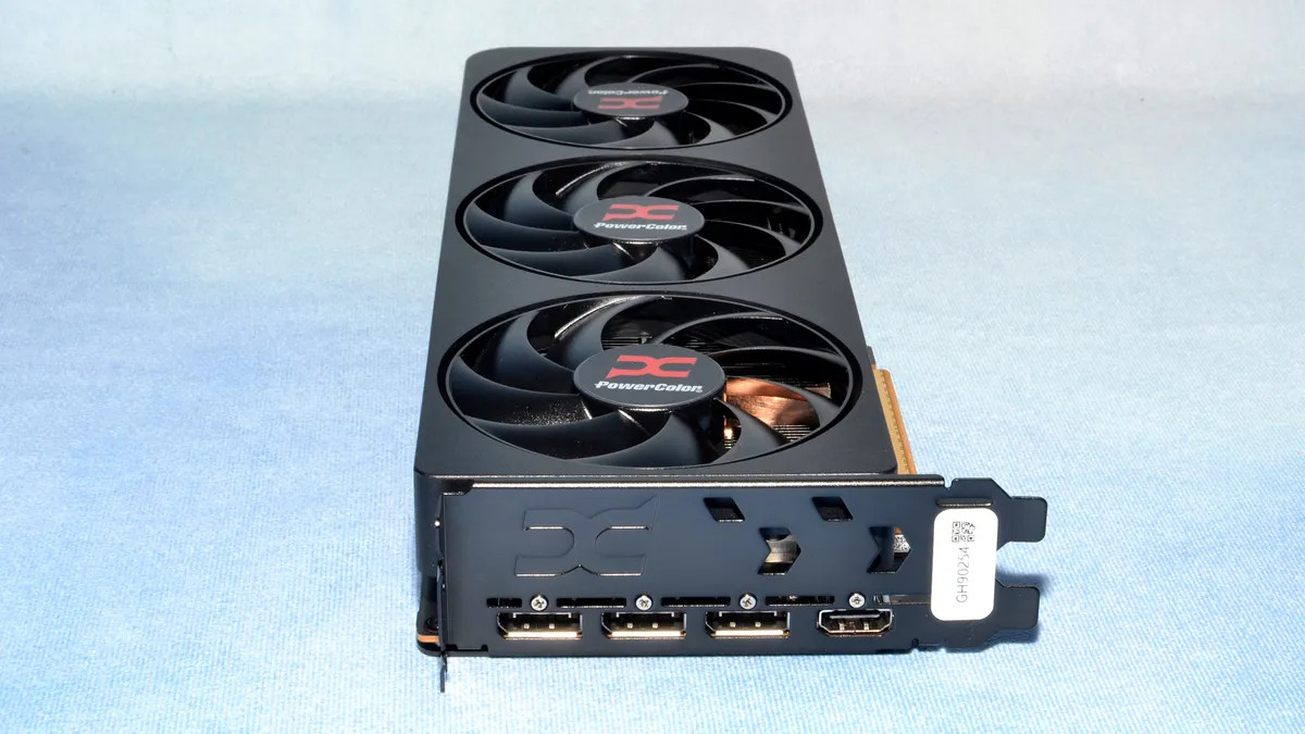 RX 9070 XT mạnh mẽ trong game AAA, trong khi RX 9070 ưu việt cho game eSports và ứng dụng chỉnh sửa video