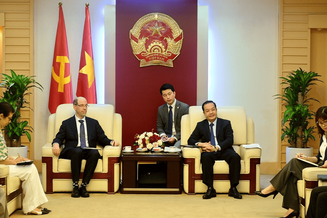 Thứ trưởng Khoa học và Công nghệ Phạm Đức Long tiếp đoàn công tác Google do Phó chủ tịch Doron Avni dẫn đầu.