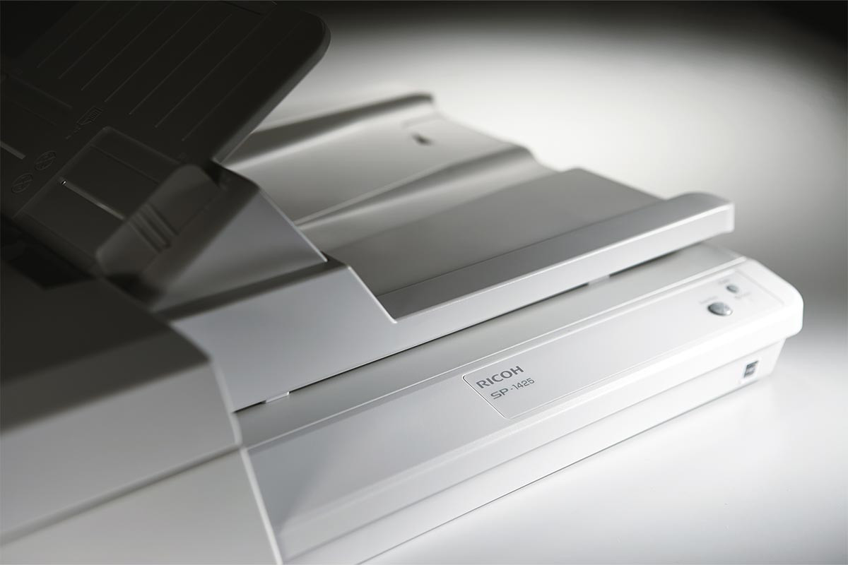 RICOH SP-1425 là dòng máy scan ADF hai mặt tự động, được thiết kế để tối ưu hiệu suất cho văn phòng có khối lượng tài liệu trung bình–cao, nhưng vẫn muốn tiết kiệm chi phí đầu tư ban đầu