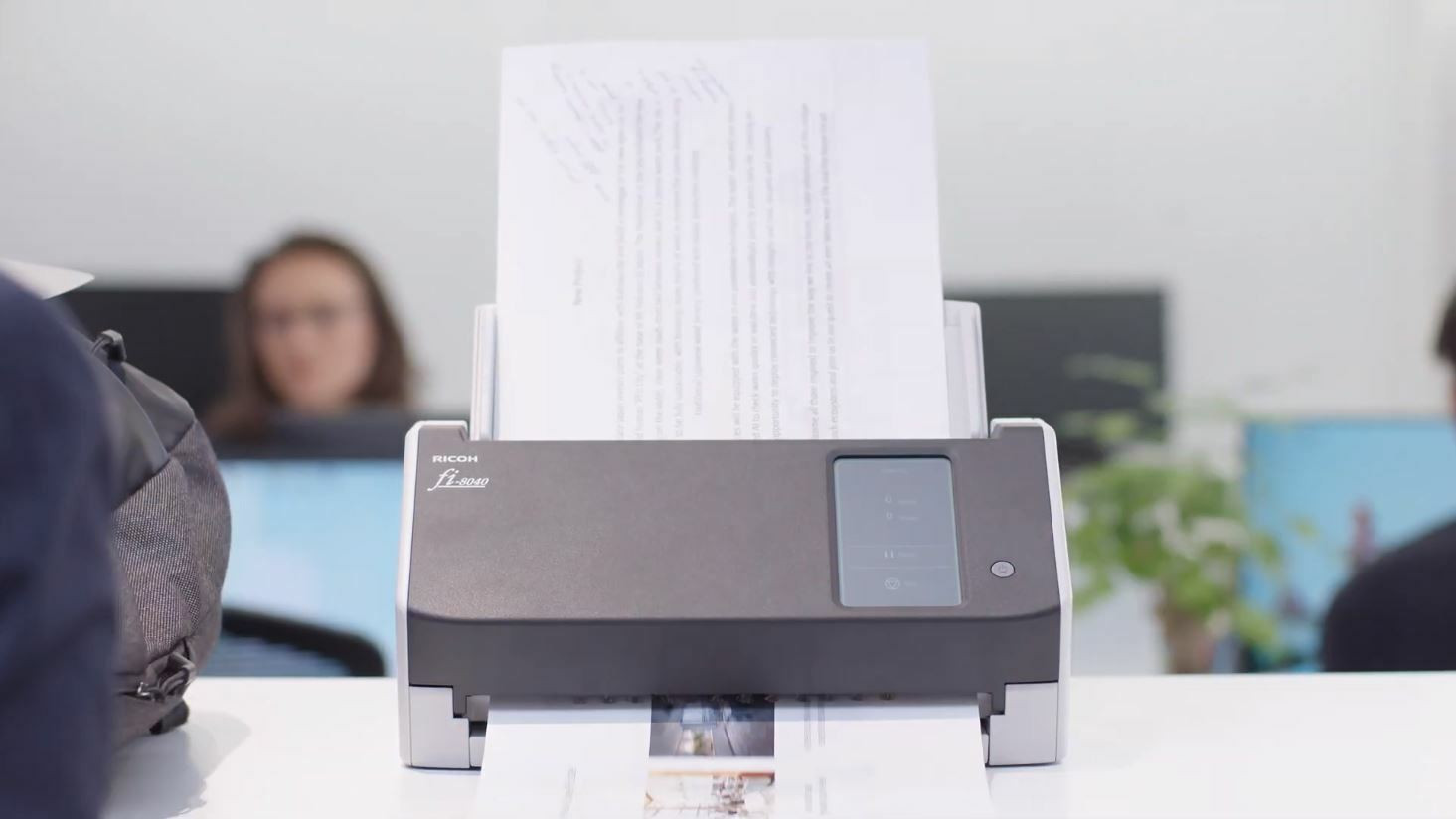 Máy scan RICOH fi-8040 được sinh ra cho môi trường văn phòng cần tốc độ, sự ổn định và khả năng kết nối linh hoạt.