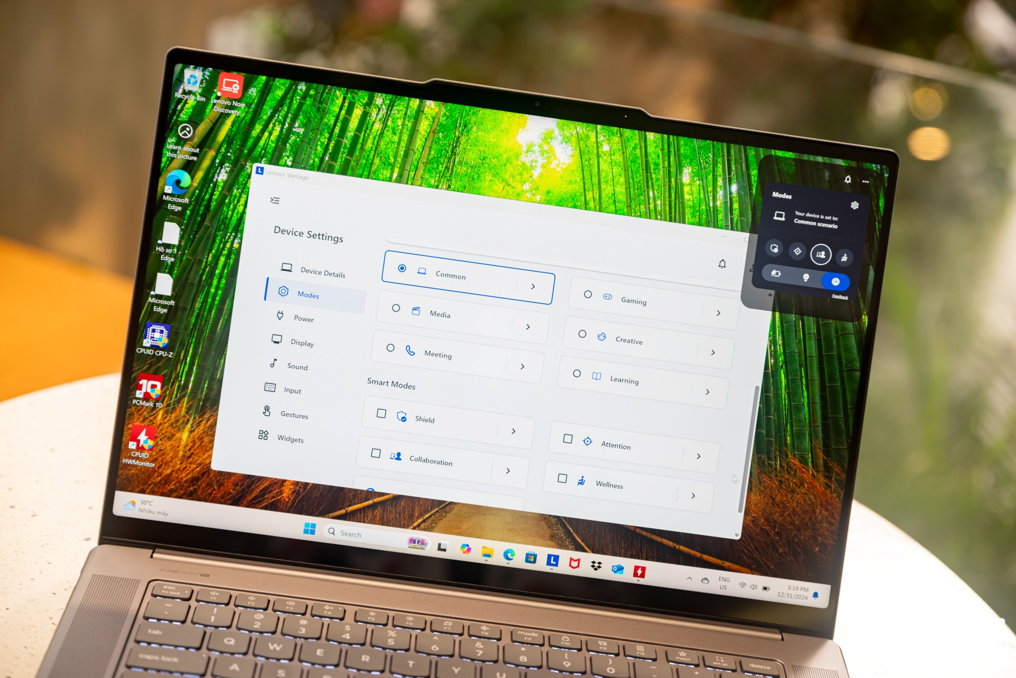 Mặc dù có một vài nhược điểm như touchpad và webcam, nhưng tổng thể máy mang lại trải nghiệm sử dụng cao cấp, ổn định
