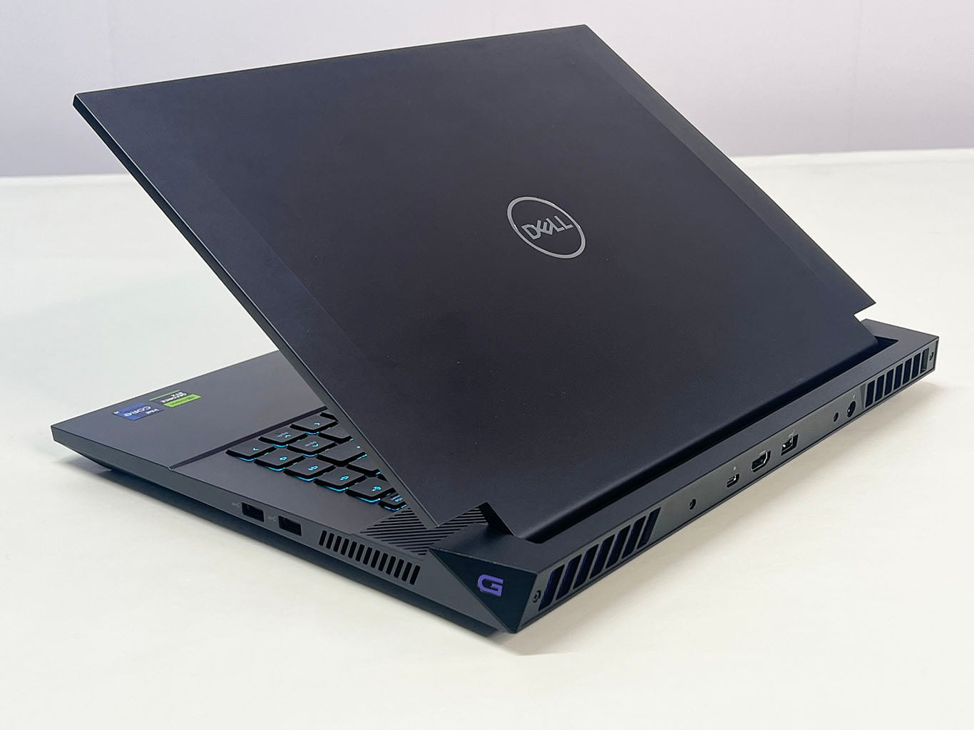 Dell G16 7630 giao diện cực chất cho sinh viên đồ họa.