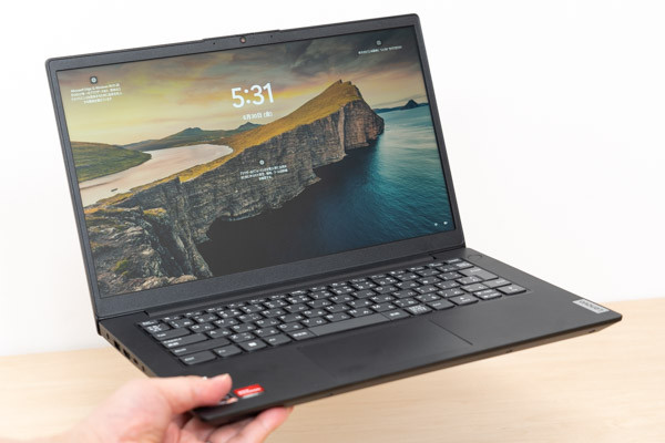 Máy không cài sẵn hệ điều hành (NO OS), nghĩa là người dùng sẽ phải tự cài Windows hoặc Linux.