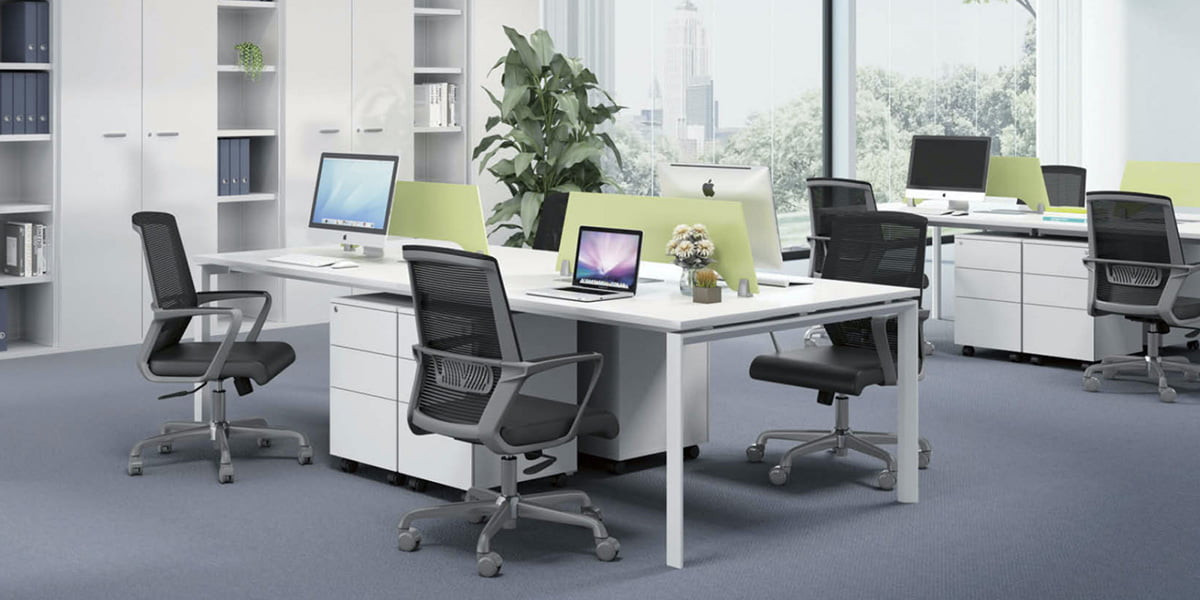 Việc thiết lập không gian làm việc đúng chuẩn không chỉ giúp bạn bảo vệ sức khỏe thể chất, mà còn tạo tiền đề để duy trì sự tập trung, sáng tạo và hiệu quả công việc.