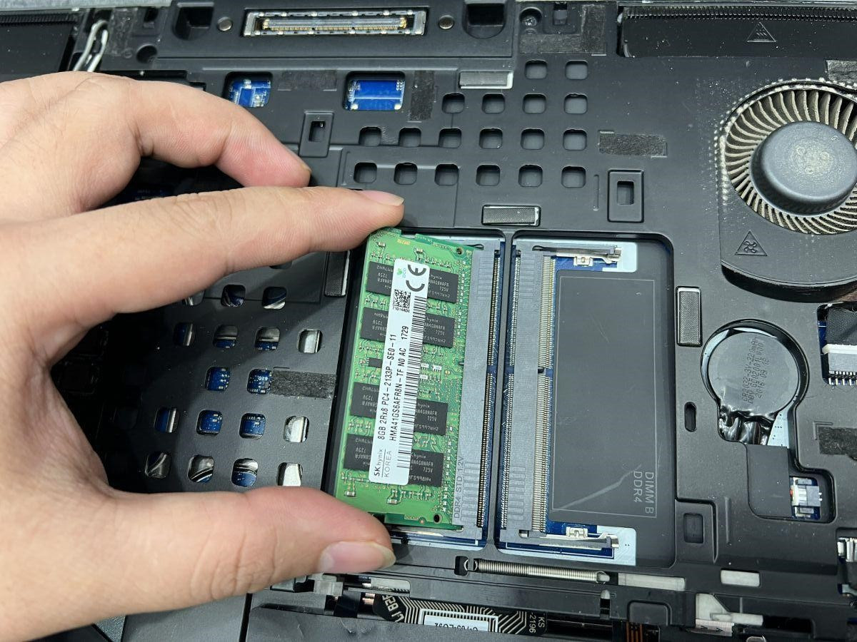RAM sau 3 năm có thể không còn đủ để chạy mượt các phần mềm nặng hoặc làm việc đa nhiệm.