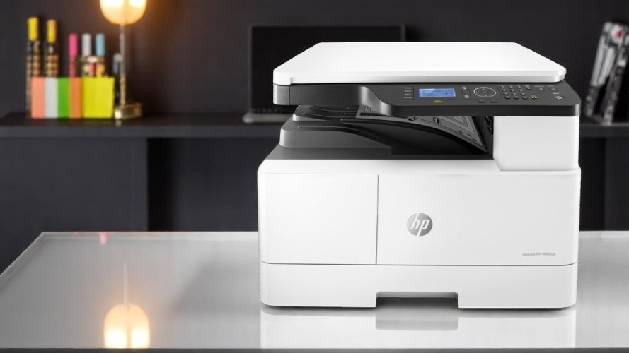 HP LaserJet M440dn được HP định vị là dòng máy in A3 đa chức năng dành cho doanh nghiệp cần một thiết bị “xương sống” cho hệ thống in – copy – scan nội bộ