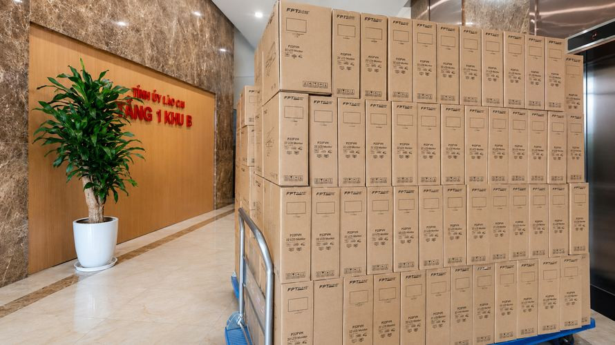 Lô màn hình FPT Elead P22FVH trong dự án 100 bộ tại Tỉnh ủy Lào Cai