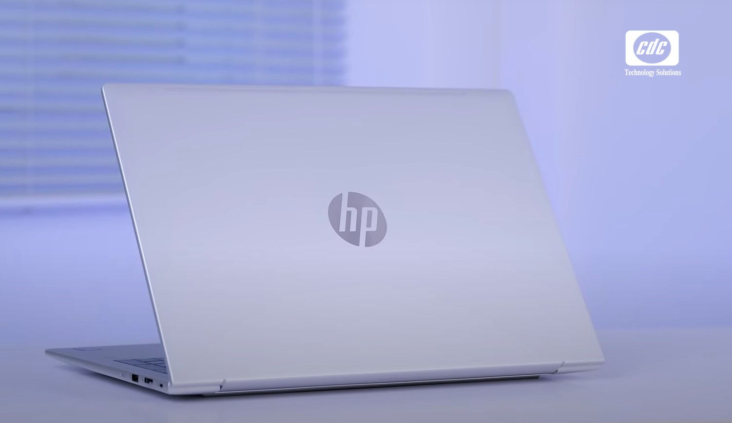 Laptop HP ProBook 460 G11 A74C2PT ghi điểm với thiết kế cao cấp được hoàn thiện bằng chất liệu nhôm nguyên khối, mang lại cảm giác sang trọng và độ bền vượt trội.