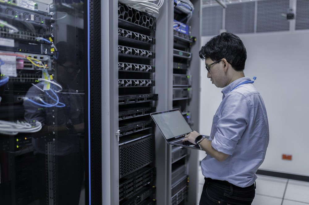 Thu thập tải thực tế nếu đã có hệ thống, hoặc chạy thử nếu là dự án mới