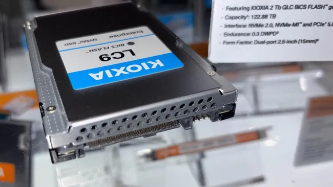 SSD Kioxia LC9 sở hữu dung lượng lên tới 245,76TB – có thể chứa đến khoảng 12.500 bộ phim