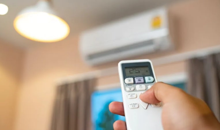 Ông cũng nhấn mạnh rằng những thói quen sử dụng điều hòa cực đoan – như bịt kín mọi khe hở – có thể khiến chất lượng giấc ngủ suy giảm và ảnh hưởng đến sức khỏe lâu dài.
