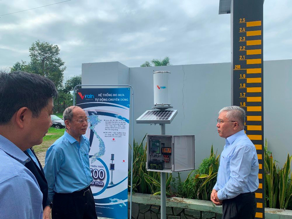 Trạm đo mưa tự động Vrain – hoạt động theo mô hình IoT “Smart Flood Warning Tower”