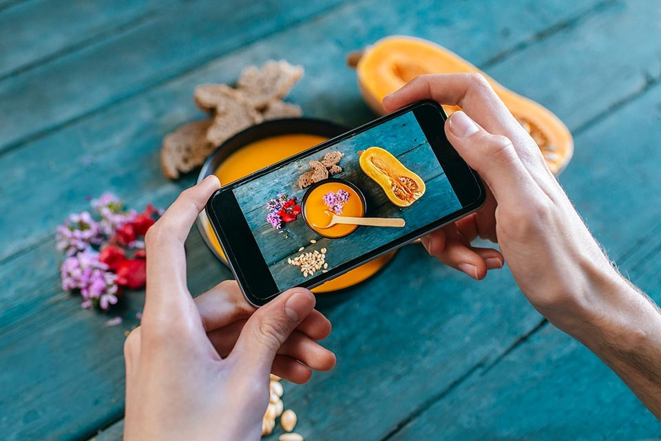 Zoom ảnh làm giảm chất lượng ảnh rất nhiều.