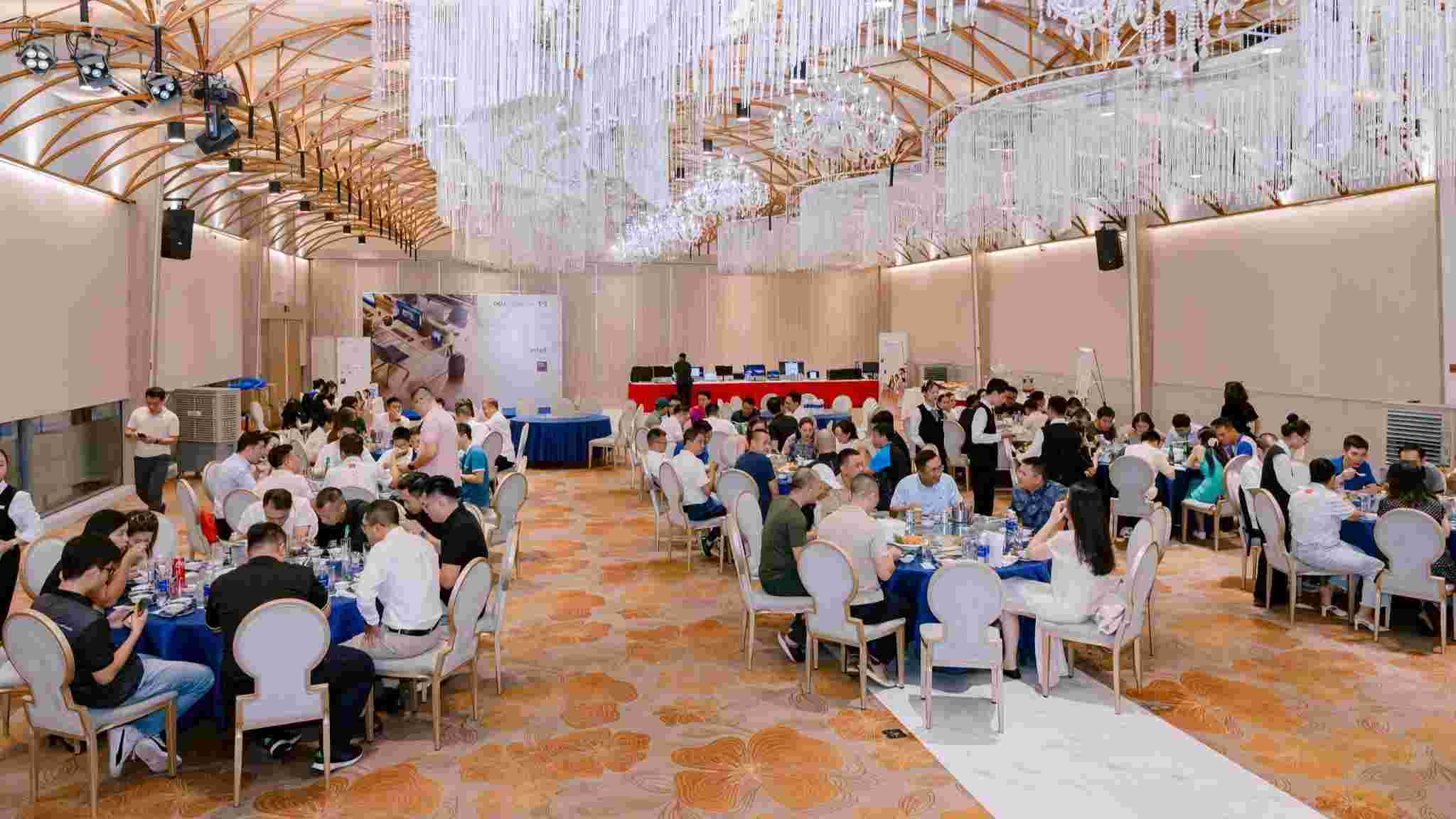 Hội thảo và tiệc tối