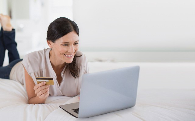 Sử dụng balo hoặc túi chống sốc chất lượng tốt.