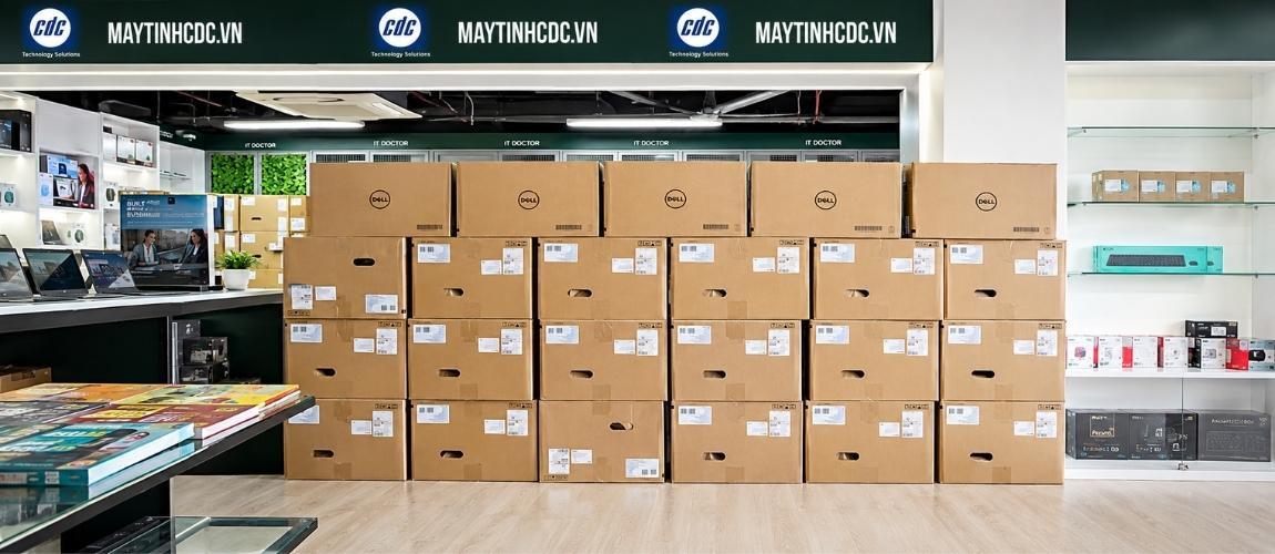 CDC đã tập kết và cài đặt 450 bộ máy tính trạm Dell để bàn giao cho khách hàng.