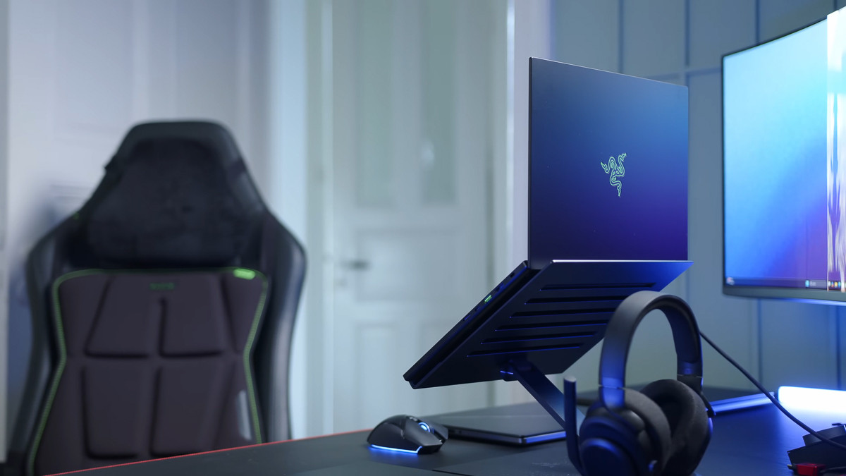 Razer Blade 14 2025 – 