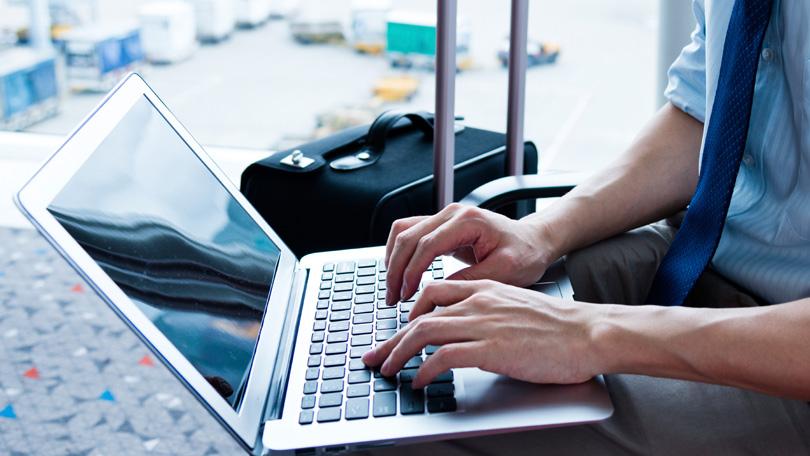 Top 10 laptop giá rẻ Hà Nội cho dân văn phòng 4