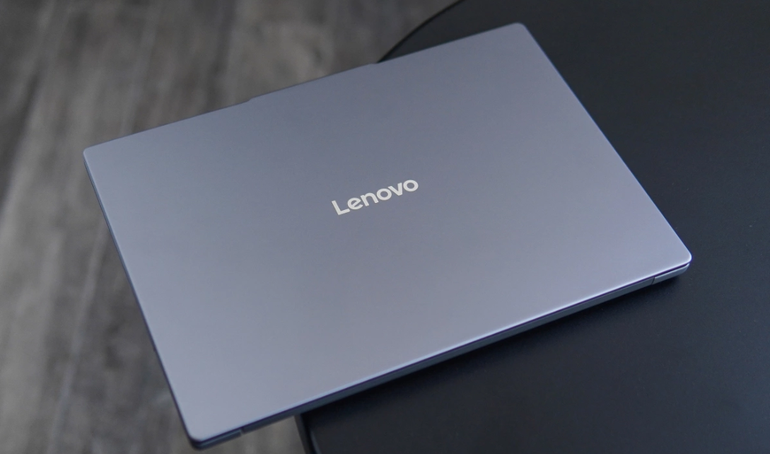 Laptop 20 triệu đồng có màn hình OLED, RAM 24 GB