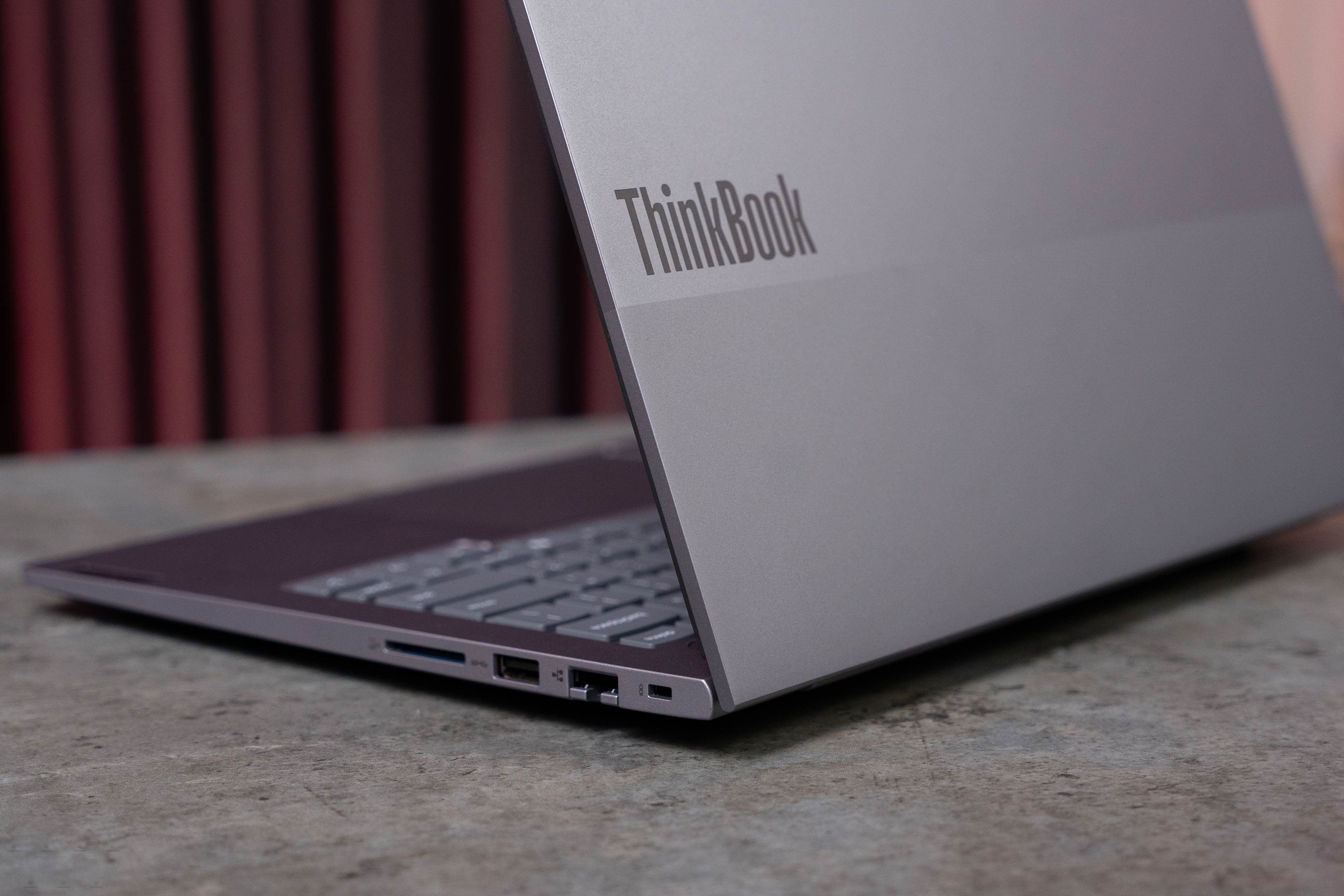 Lenovo ThinkBook 14 G8 IRL – Hiệu năng mạnh mẽ, thiết kế gọn nhẹ cho dân văn phòng hiện đại