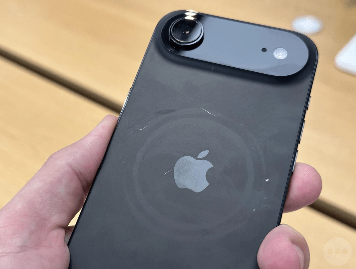 iPhone 17 Pro và iPhone Air màu tối bị phàn nàn dễ trầy xước