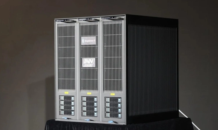 Máy tính AI siêu tiết kiệm điện nhỏ ngang tủ lạnh